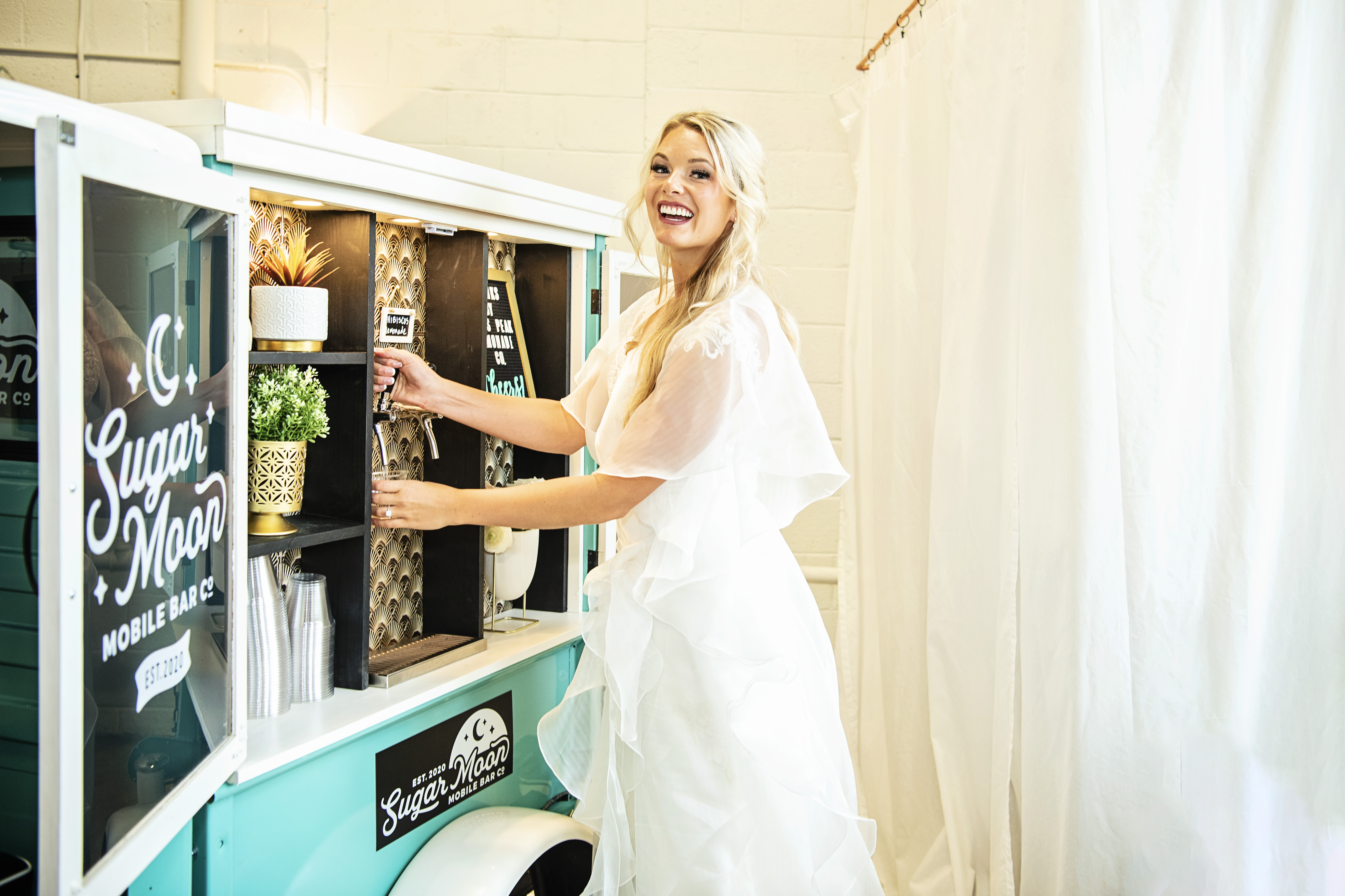 3 Tips to Make the Bar at Your Wedding Unforgettable!